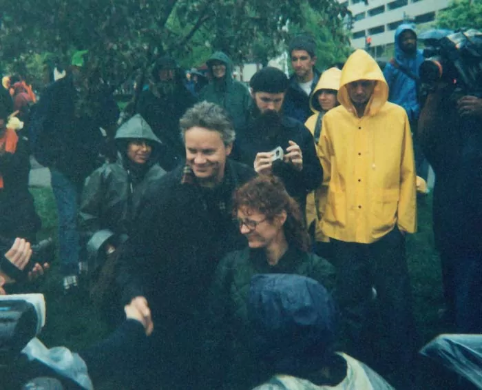 Susan i Tim na jednym z protestów w Waszyngtonie, rok 2000 Susan Sarandon i Tom Robbins