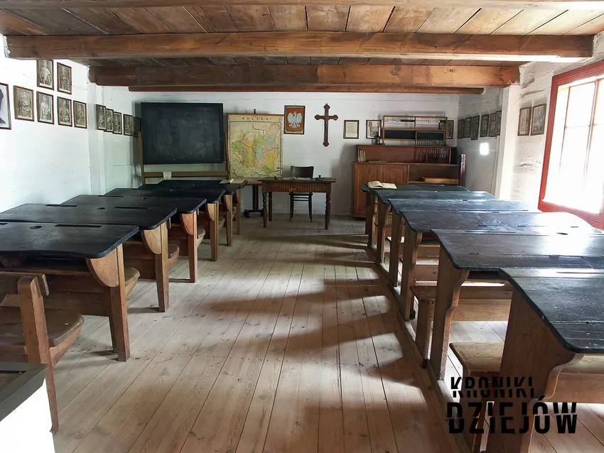 Sala lekcyjna w skansenie wsi łowickiej w Maurzycach
