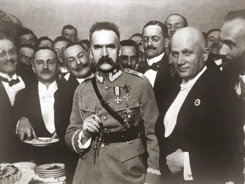Seanse spirytystyczne w pałacu: marszałek Piłsudski i noce z duchami w Belwederze
