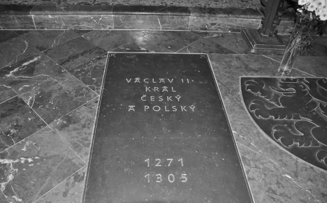 Dlaczego król Czech Wacław II był również królem Polski, jak wyglądały rządy Wacława II w Polsce, fot. Acoma, lic. CC BY 3.0 Grób Wacława II, który był królem dwóch państw, nagrobek króla Czech i Polski, zdjęcie nagrobka Wacława II,
