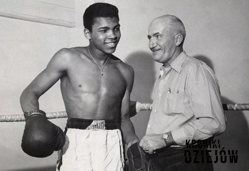 Ali z trenerem Joe E. Martinem (1960 rok) Muhammad Ali i jego kariera, życiorys boksera, największe osiągnięcia, działalność, okoliczności śmierci