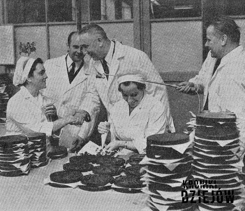 Edward Gierek podczas wizyty w Zakładach 22 lipca (d. E. Wedel), Warszawa 1972 rok - fot. domena publiczna Edward Gierek