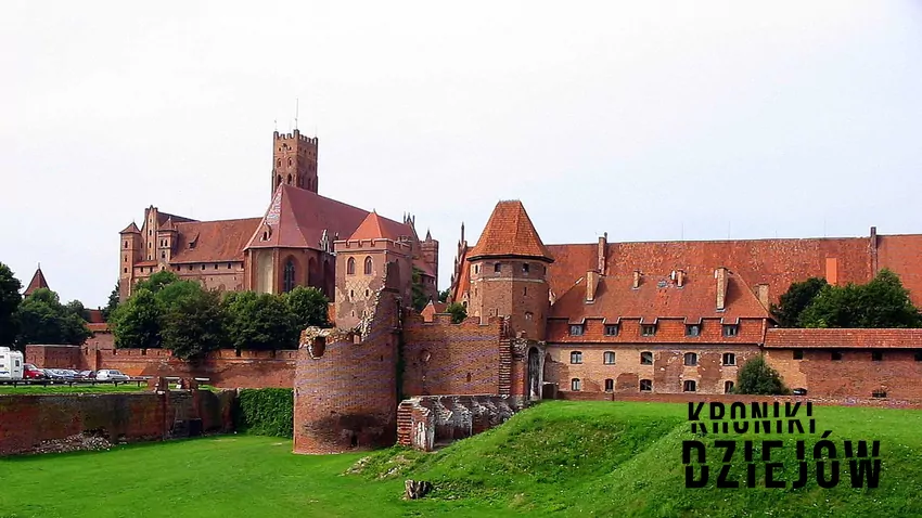 Zamek w Malborku. Najsłynniejszy zamek należący do zakonu krzyżackiego - licencja CC BY-SA 3.0 Zakon Krzyżacki krok po kroku, czyli najważniejsze informacje, daty, struktura zakonu, ekspansja, historia i najważniejsze informacje