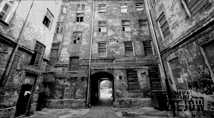 Stare budynki na warszawskiej Pradze