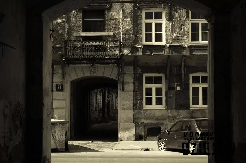 Stare budynki na warszawskiej Pradze