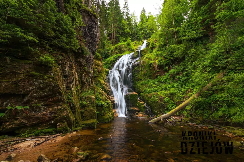 W lipcu 2007 roku ekipa pracująca przy części „Książę Kaspian” przeniosła się do Szklarskiej Poręby Wodospad Kamieńczyka