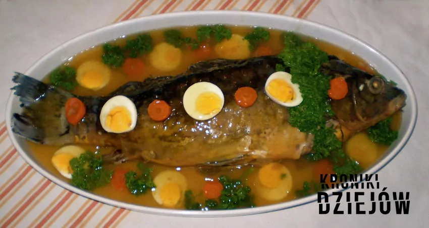 Karp po żydowsku w wersji faszerowanej, fot. domena publiczna/Wikipedia Karp po żydowsku w wersji faszerowanej