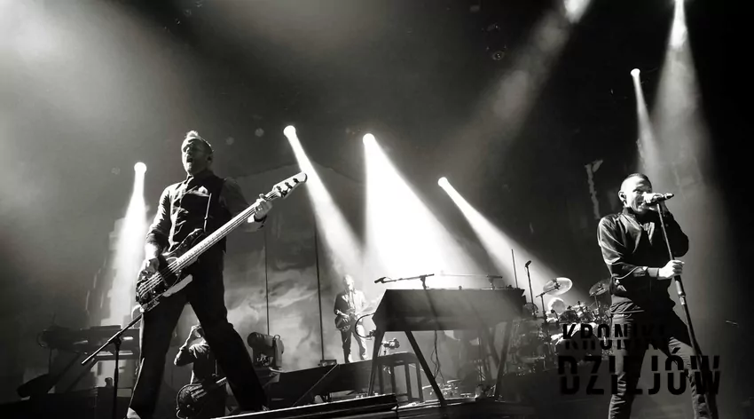 Chester Bennington, lider zespołu Linkin Park, a także życie, twórczość oraz okoliczności śmierci muzyka