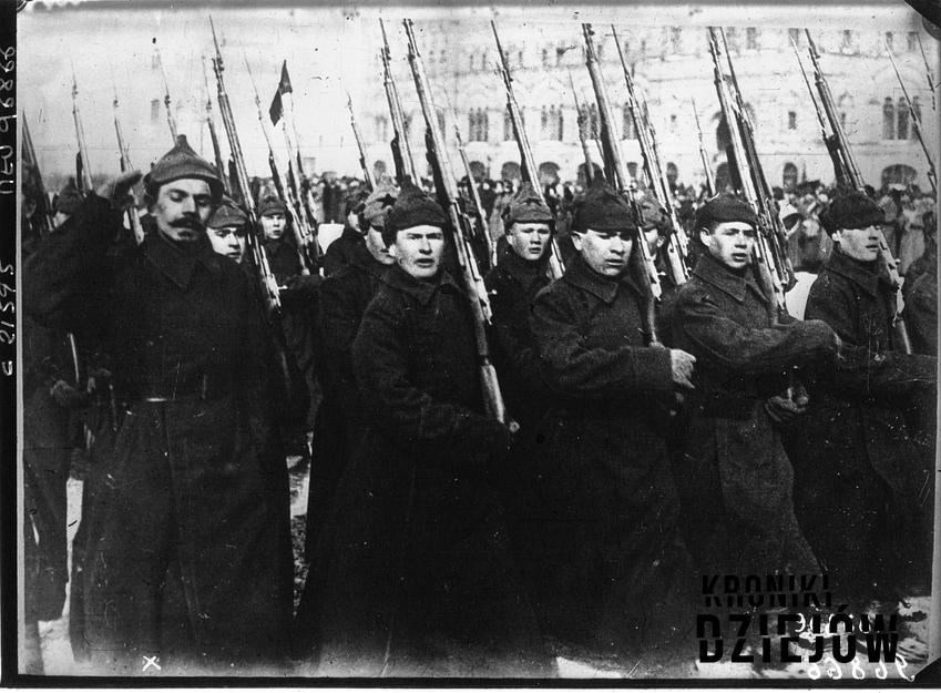 Parada Armii Czerwonej na placu Czerwonym w Moskwie, 1922 r.