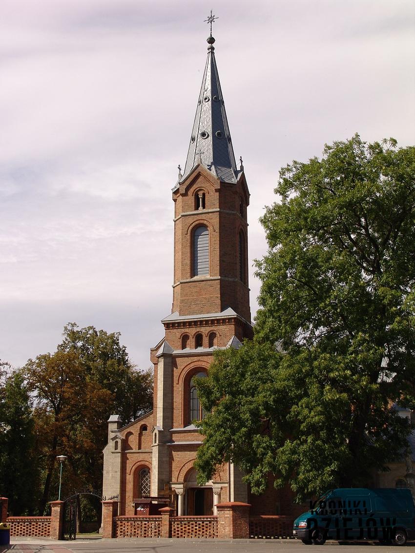 Połaniec - kościół par. p.w. św. Marcina (widok od południowej strony - frontu), a także zbrodnia połaniecka