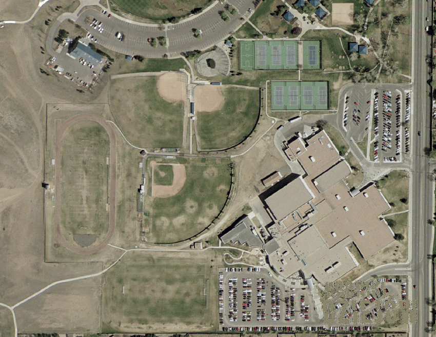 Zdjęcie satelitarne szkoły Columbine
