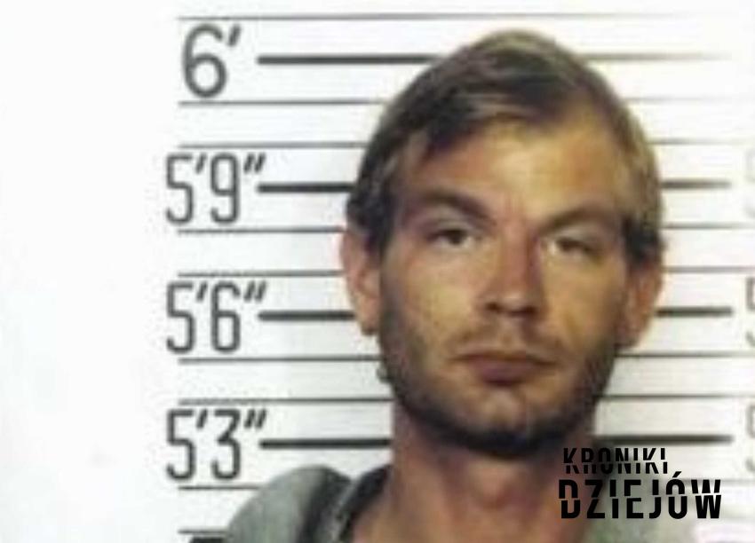 Jeffrey Dahmer, czyli kanibal z Milwaukee, nekrofil, gwałciciel i zabójca, a także historia tego amerykańskiego zabójcy