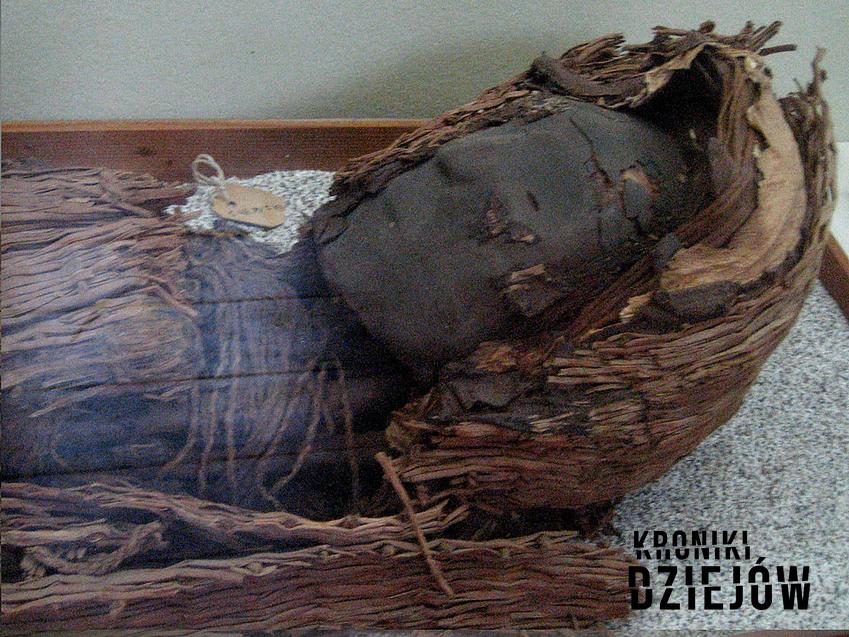 Zakonserwowane ciało człowieka z epoki starożytnej, naturalna mumifikacja i balsamowanie ciał