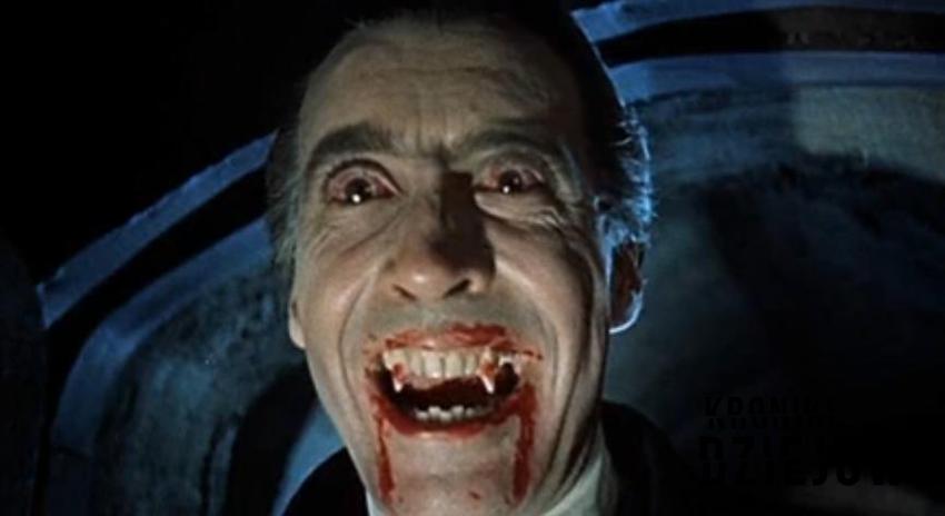 Christopher Lee wcielający się w rolę Hrabiego Drakuli w filmie "Drakula", filmowy wampir