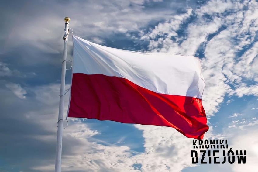 Biało-czerwona flaga Polski, jaka jest historia powstania hymnu Polski, ciekawostki na temat tekstu "Mazurka Dąbrowskiego"