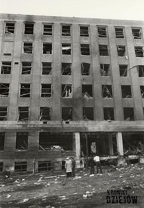 Budynek Wisconsin-Madison po wybuchu bomby, rodzimy terroryzm w Stanach Zjednoczonych, zamachy bombowe w USA